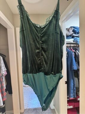Women’s Green Velvet Lace-Trim Bodysuit
